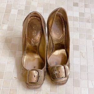 D&G gold leather heels 6.5